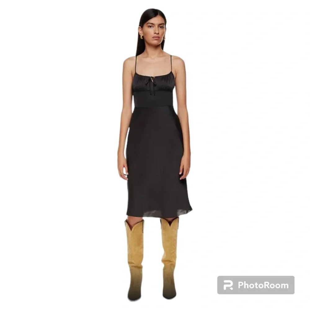 NWT Aritzia Wilfred women’s Bellow satin dress - Picture 4 of 5